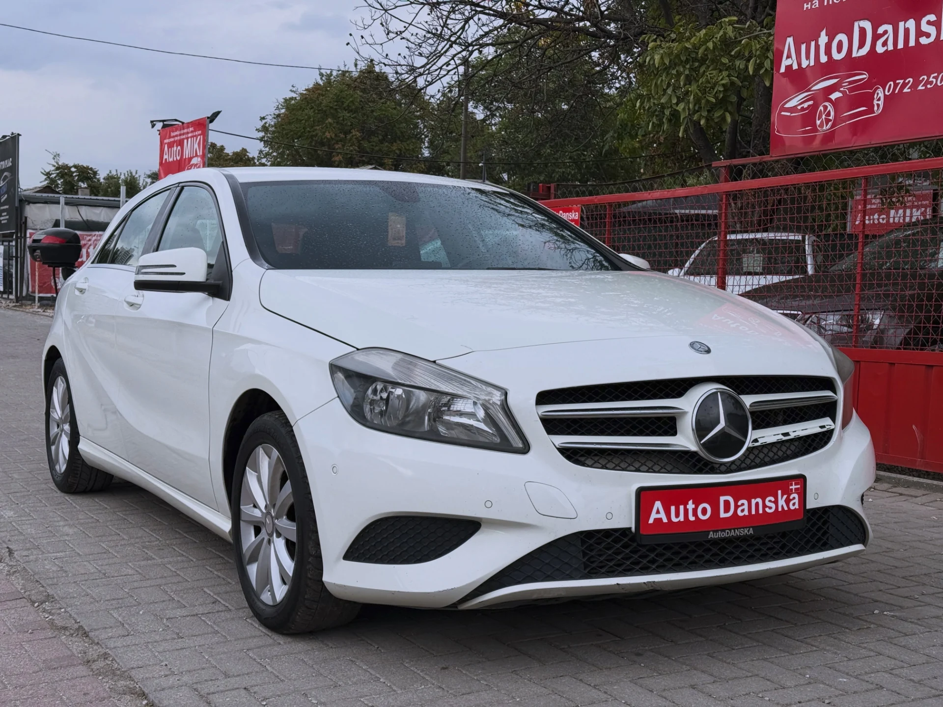 Mercedes-Benz A180